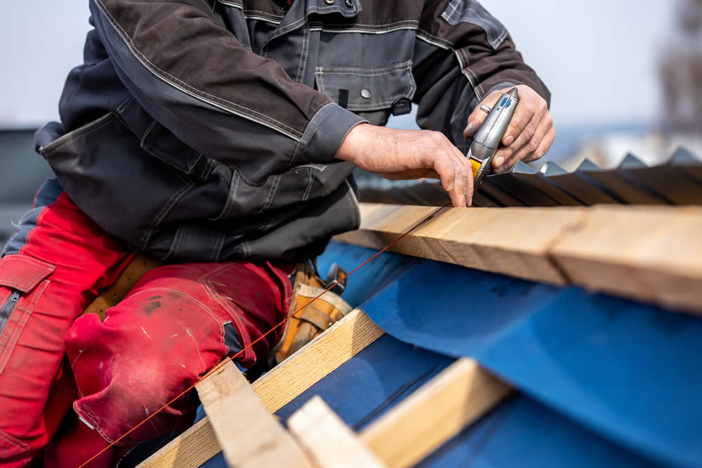 Leaking Roofing Repair from Ford & Son Roofing in Cincinnati, OH